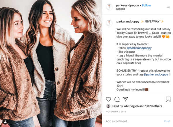 Viraler Instagram-Werbepost von Parker und Poppy, drei Damen im Gespräch