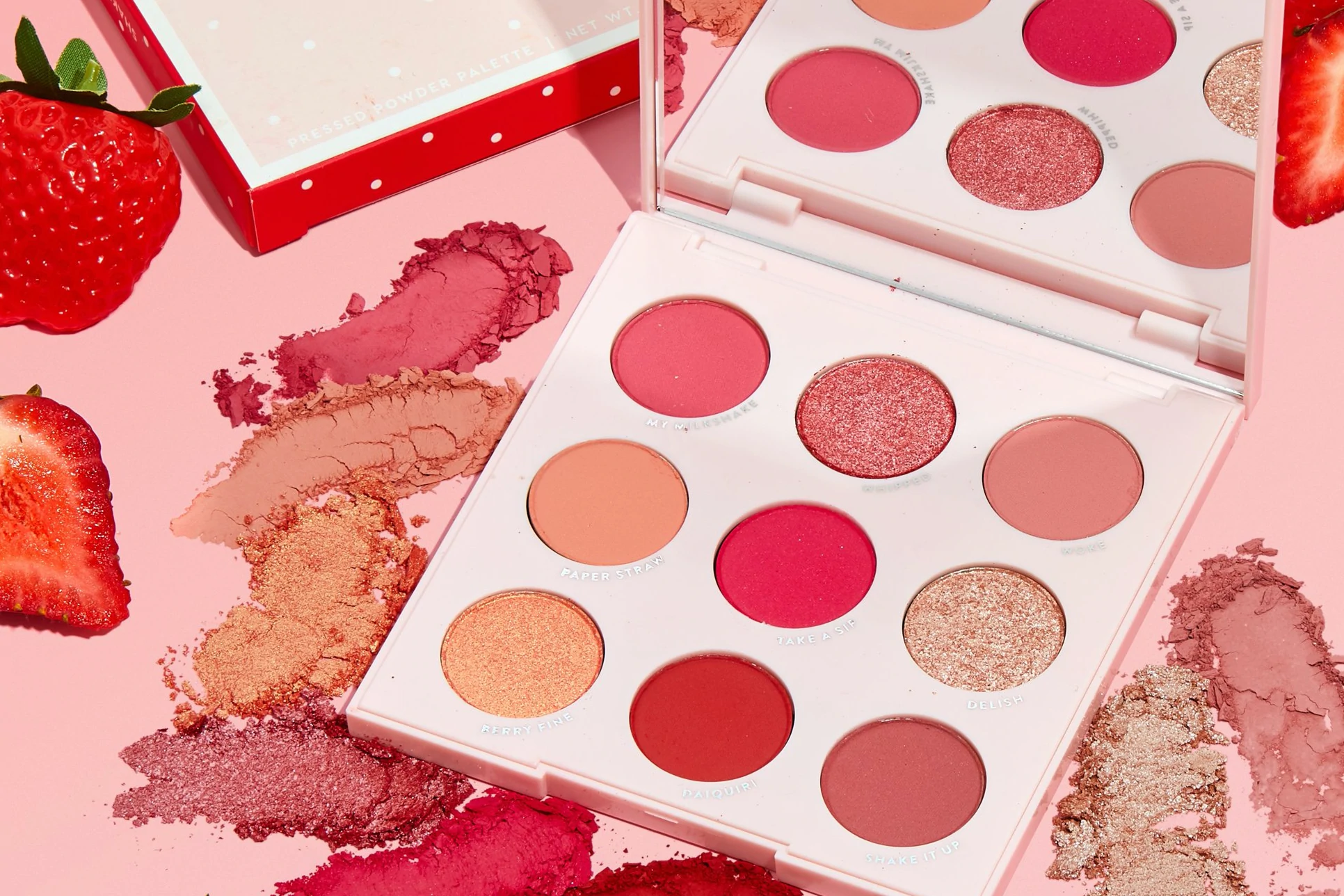 O paletă de fard de pleoape ColourPop