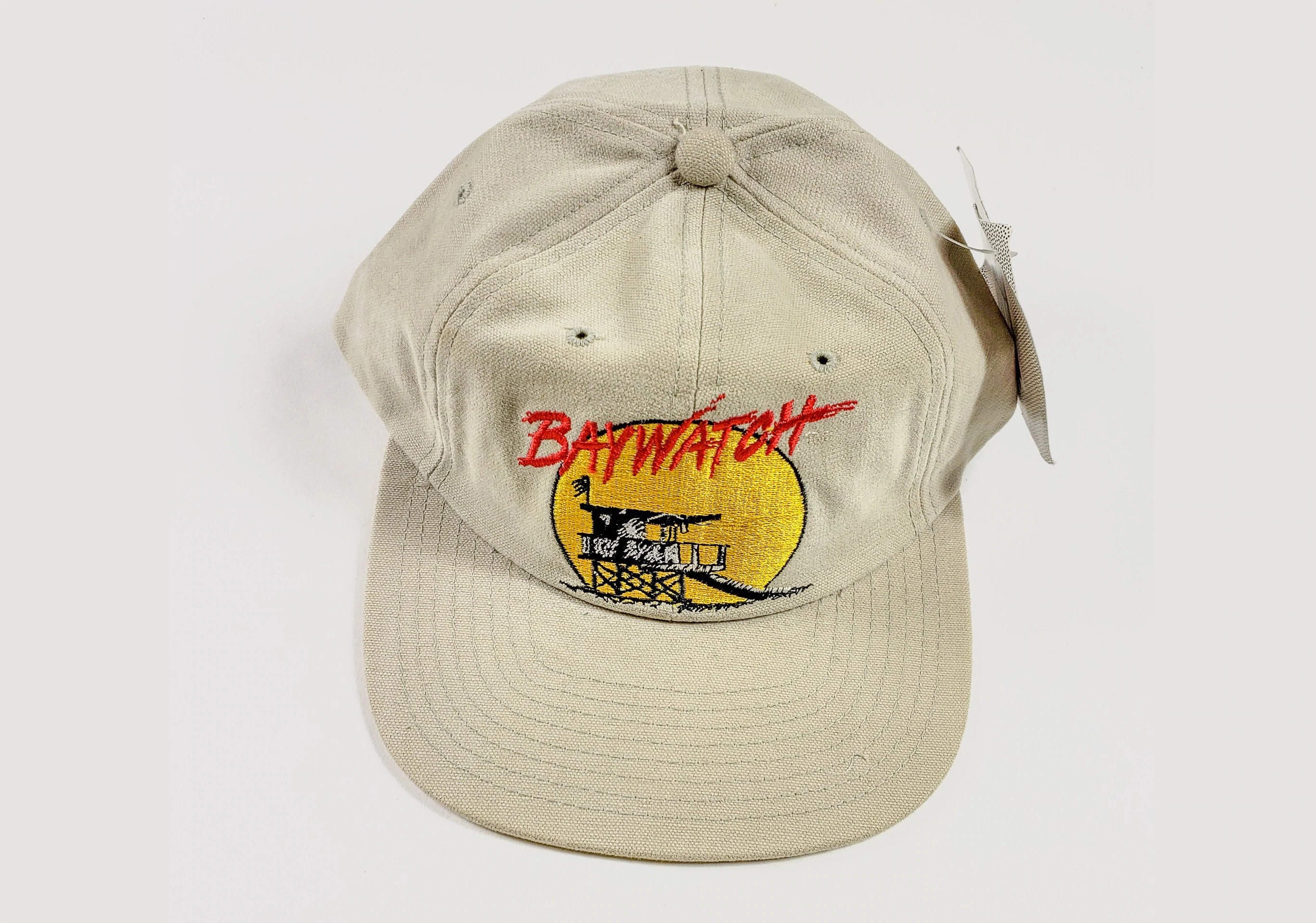 Chapéu vintage snapback creme com design "Baywatch"