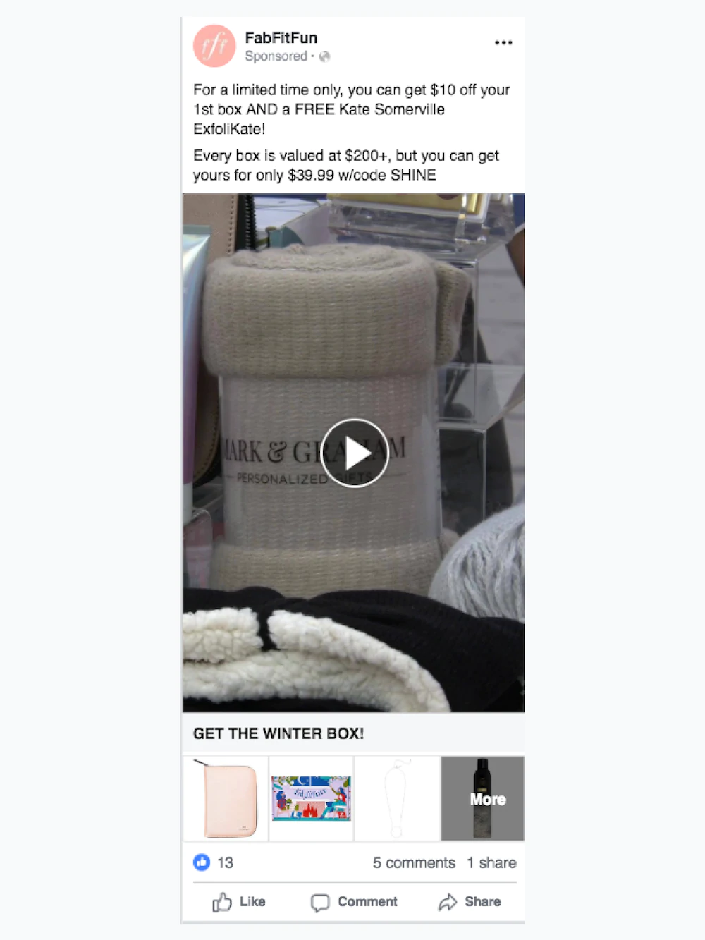 Publicidade de vários produtos no Facebook.