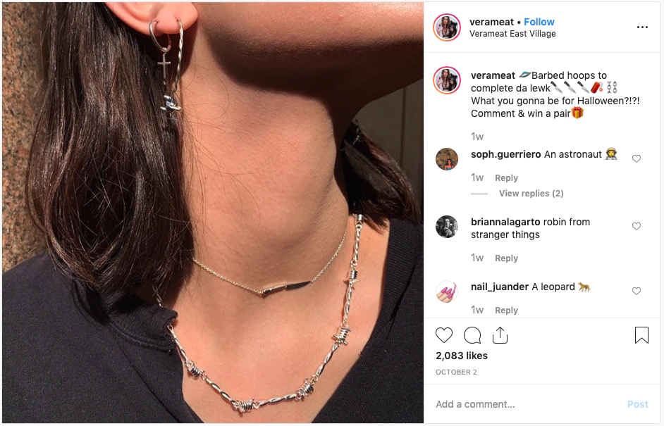 Verameat a choisi d'utiliser une légende Instagram avec un selfie pour montrer sa nouvelle collection de bijoux sur le thème d'Halloween