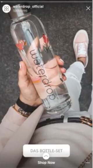 Iklan Waterdrop Instagram Stories menampilkan botol air