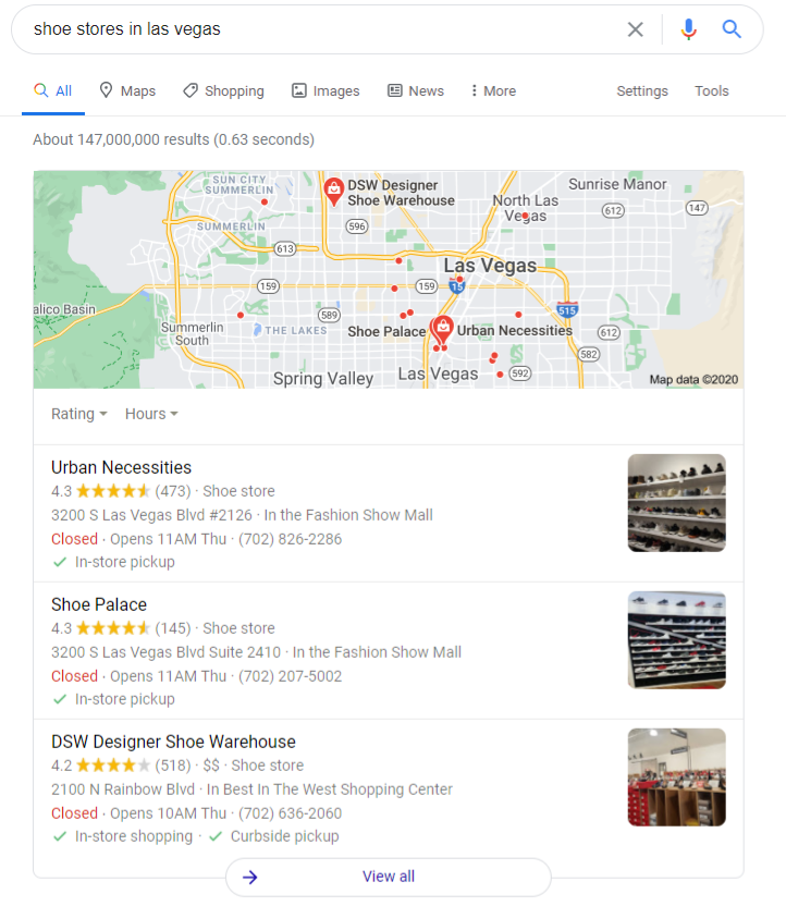 Google 为拉斯维加斯鞋店提供的本地零食包结果示例。这些是出现在地图下方的列表。