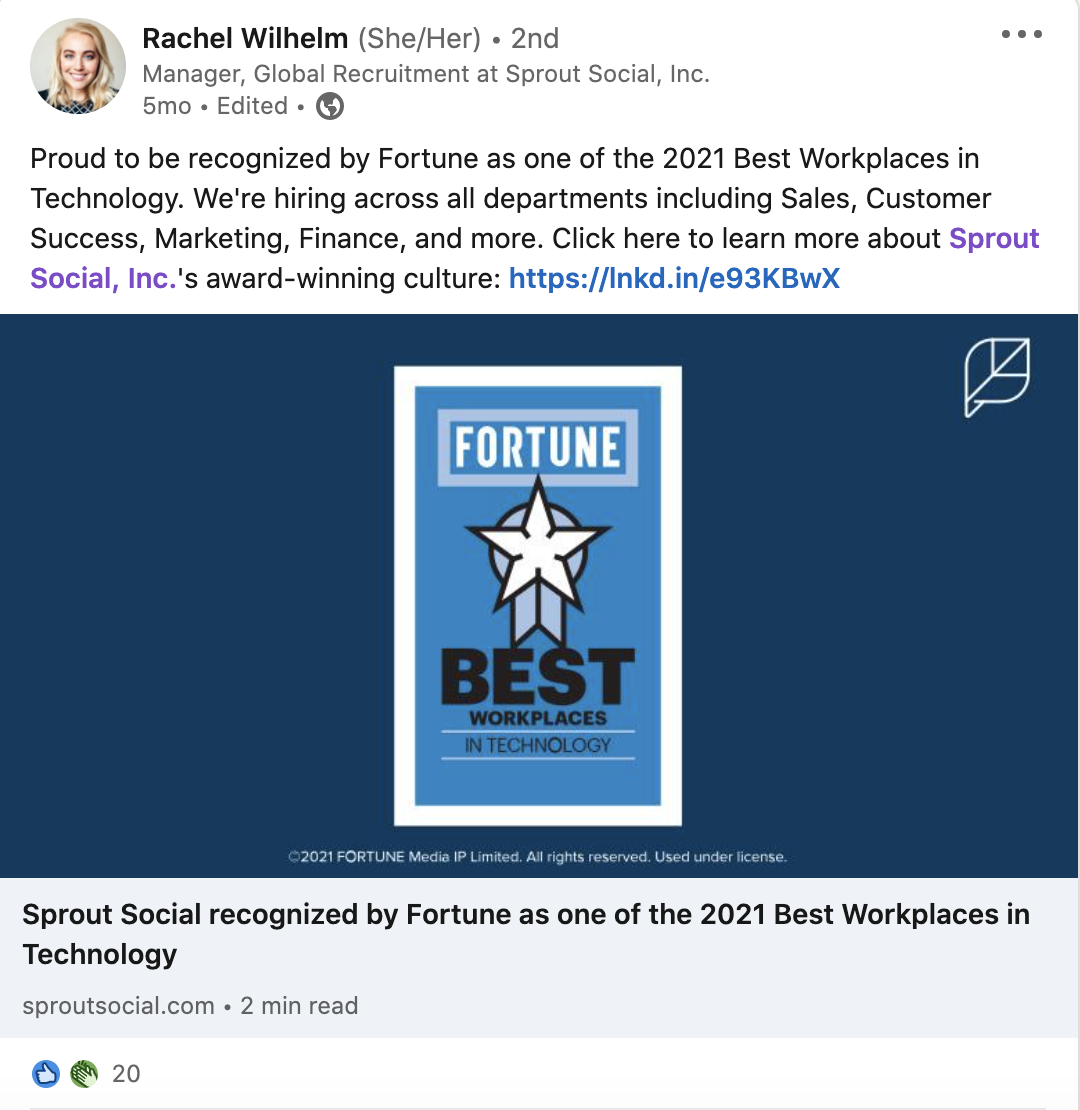 Posting LinkedIn yang mempromosikan peran terbuka dalam Sprout Social