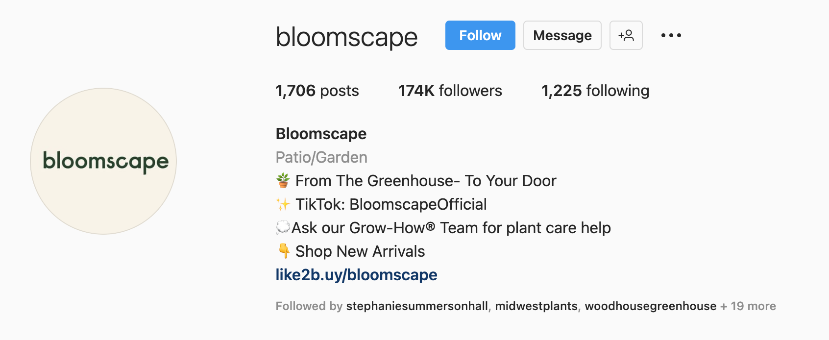 Contoh bio Instagram dari Bloomscape