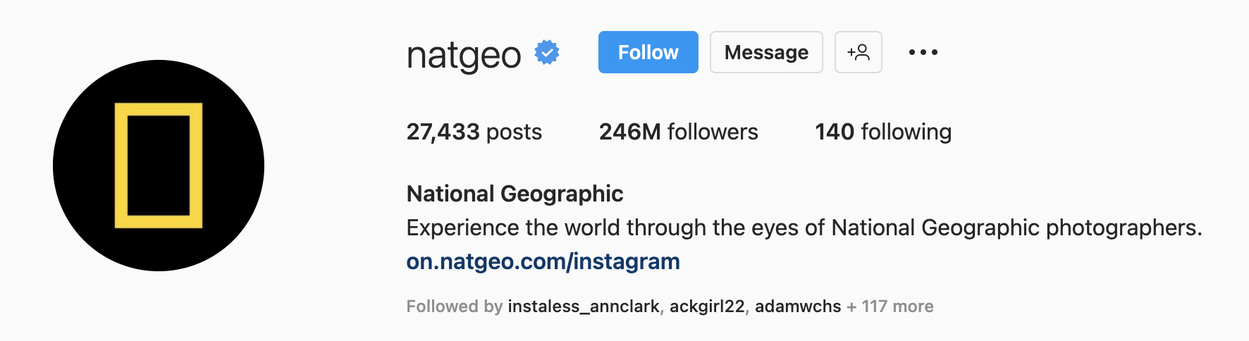 Contoh bio Instagram dari National Geographic