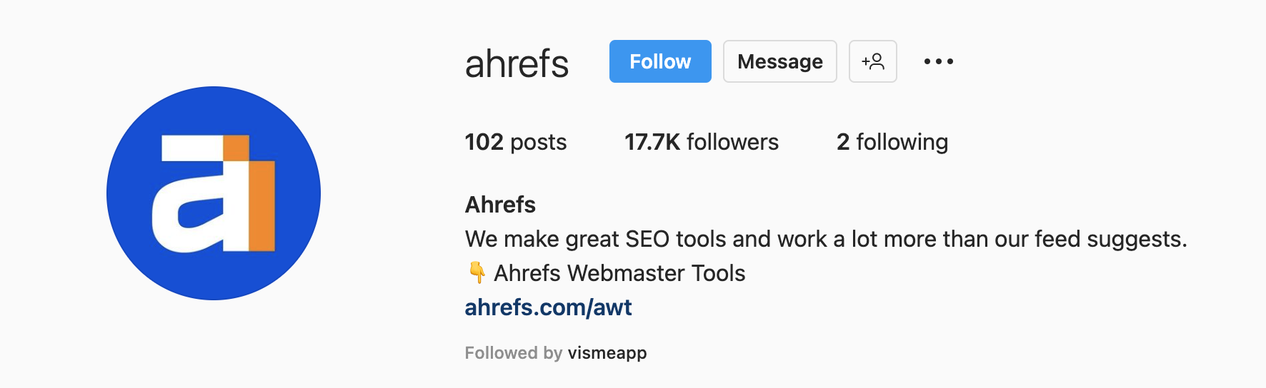 Contoh bio Instagram dari Ahrefs