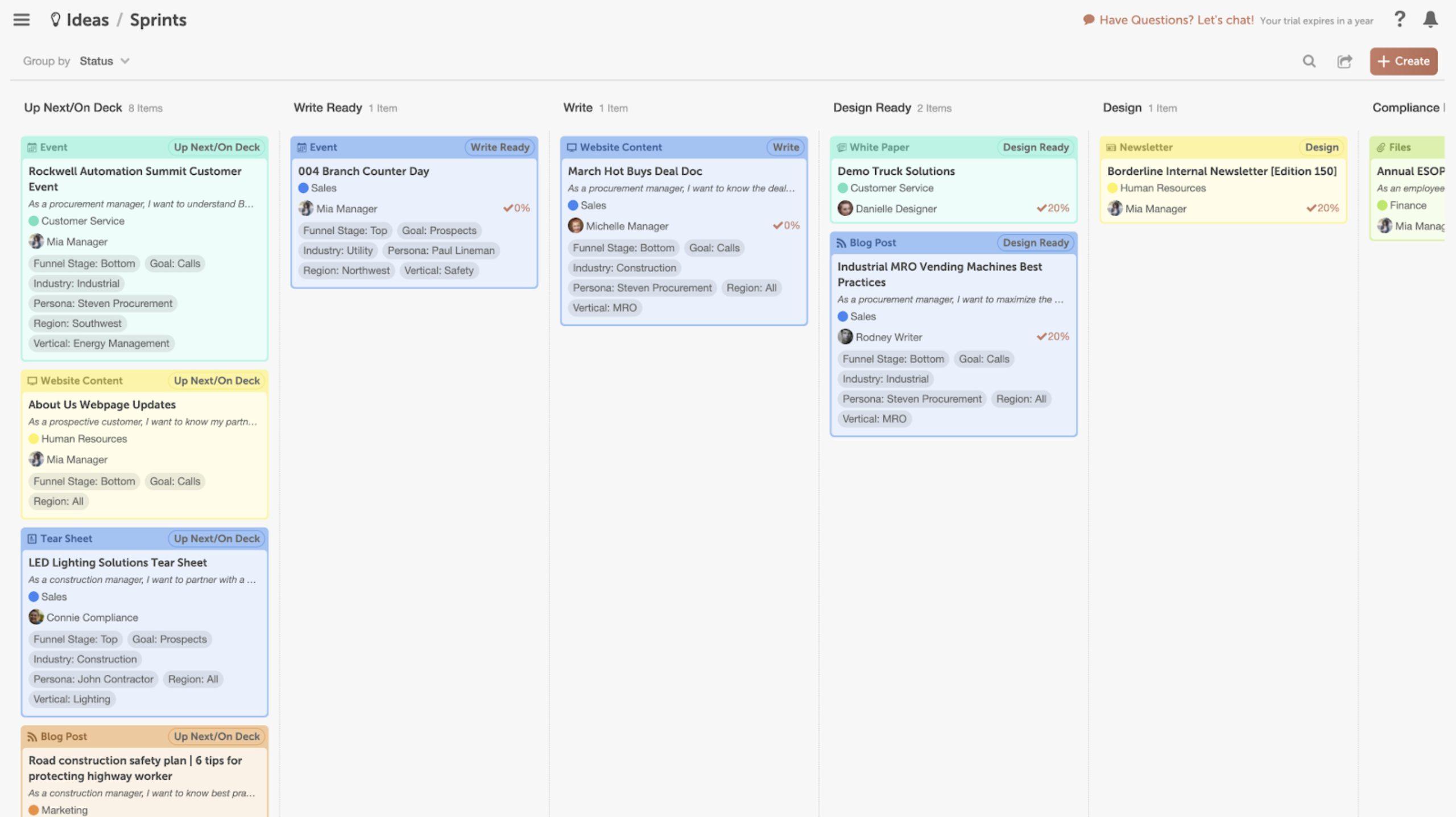 CoSchedule Marketing Suite-Software-Kanban-Board mit Projektkarten in den Status „Als Nächstes“, „Schreibbereit“, „Schreiben“, „Design bereit“ und „Design“.