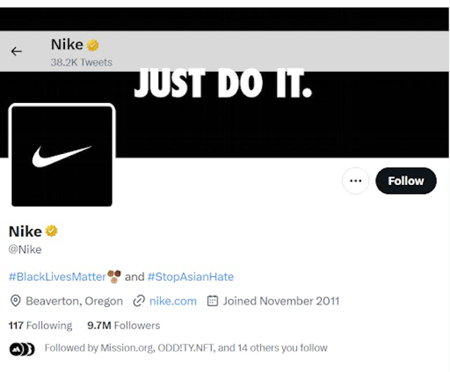 Nike es una marca enormemente icónica que obtiene constantemente niveles colosales de participación en Twitter, y su proporción de "seguidores a seguidores" contribuye a su amplio alcance en la plataforma.