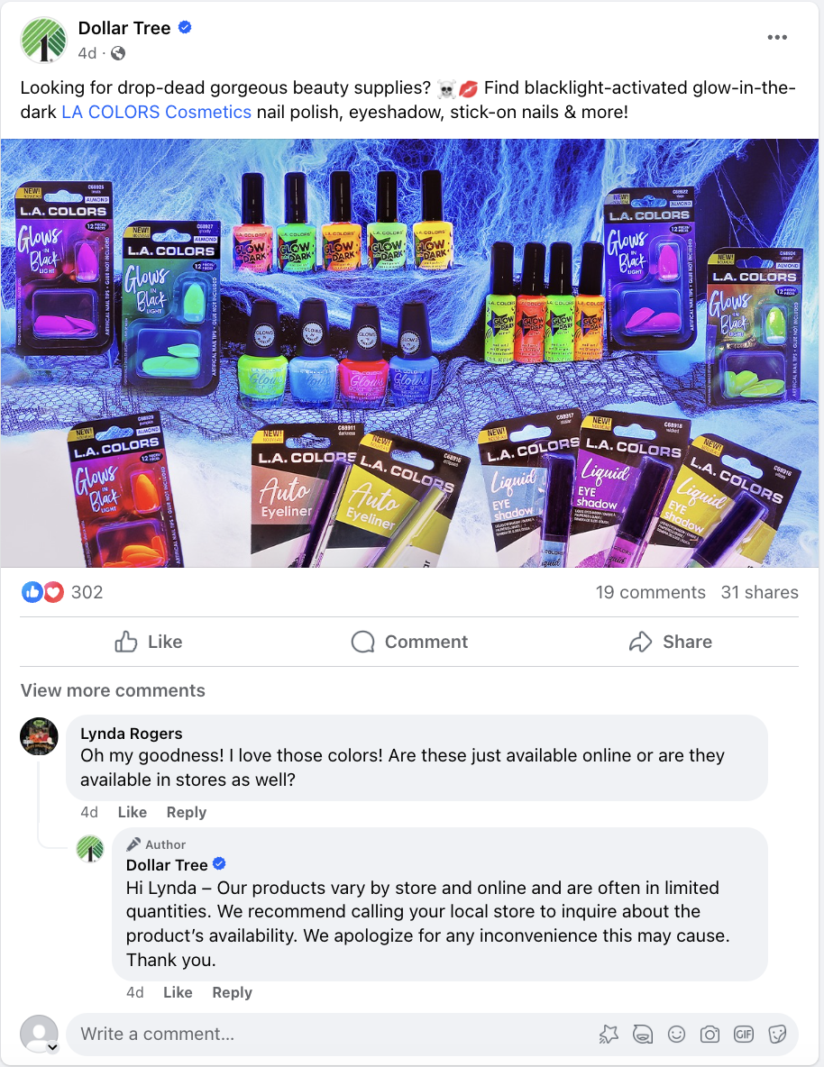 Facebook 上的 Dollar Tree 貼文展示了 LA Colors 萬聖節化妝品。顧客在評論中詢問是否有貨，品牌會及時回覆。