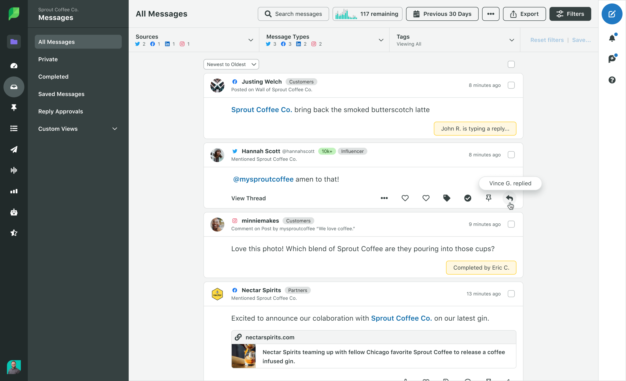 Une capture d'écran de la Smart Inbox dans la plateforme Sprout Social. Dans la capture d'écran, vous pouvez voir tous les messages entrants et mentions regroupés en un seul flux. Vous pouvez également voir quels agents travaillent actuellement sur chaque réponse, ce qui permet d'éviter les collisions.