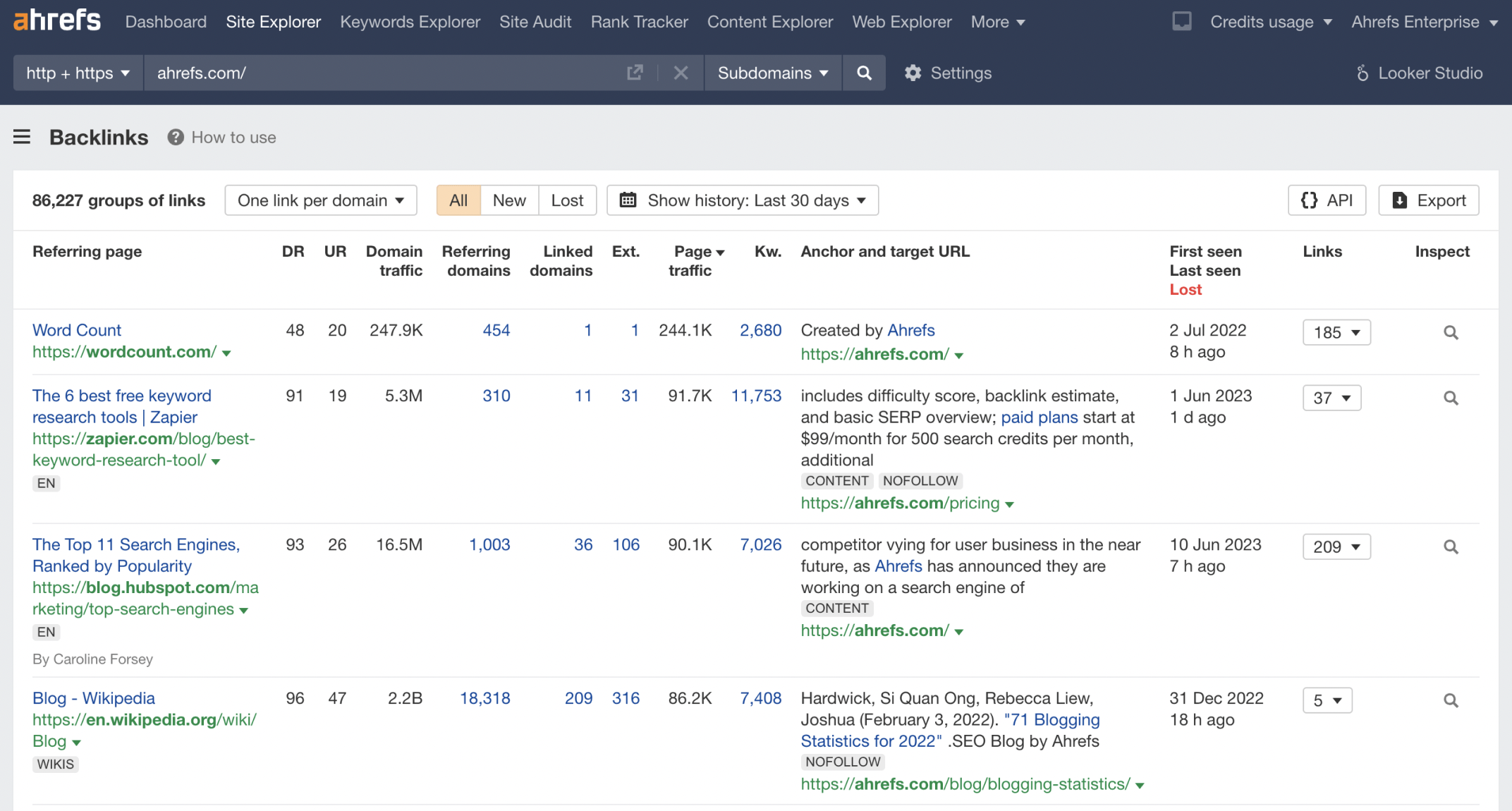 ahrefs.com을 참조하는 웹사이트 목록을 보여주는 Ahrefs의 백링크 보고서 스크린샷